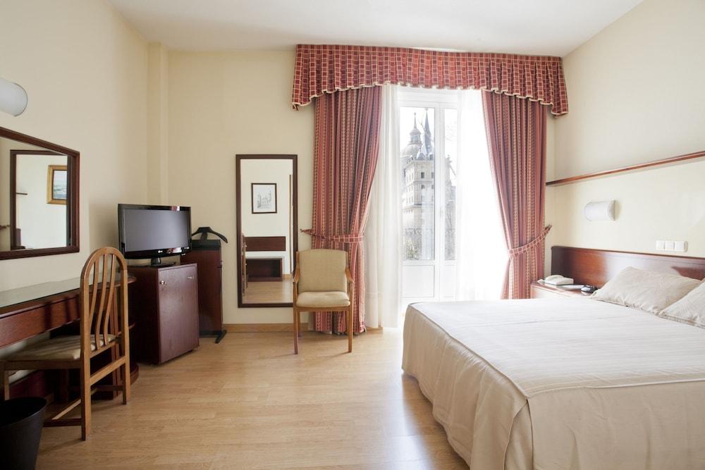 Hotel Florida San Lorenzo de El Escorial Buitenkant foto